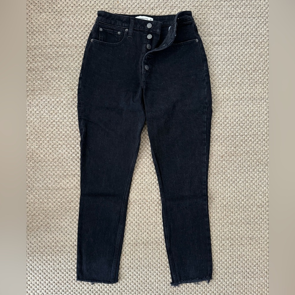 Abercrombie Curve Love High Rise Skinny, Black with Raw Hem Size 26/2